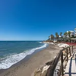Marvellous 1 Bedroom Beachfront Flat With Parking And Pool Διαμέρισμα Sitio de Calahonda