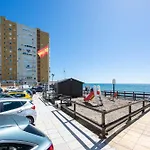 Marvellous 1 Bedroom Beachfront Flat With Parking And Pool *