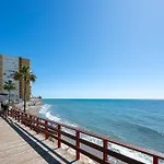 Marvellous 1 Bedroom Beachfront Flat With Parking And Pool Sitio de Calahonda