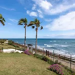 Marvellous 1 Bedroom Beachfront Flat With Parking And Pool Διαμέρισμα Sitio de Calahonda