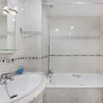Διαμέρισμα Marvellous 1 Bedroom Beachfront Flat With Parking And Pool *