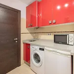 Διαμέρισμα Marvellous 1 Bedroom Beachfront Flat With Parking And Pool
