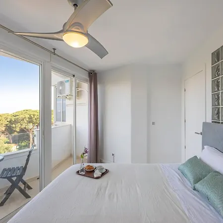 Διαμέρισμα Marvellous 1 Bedroom Beachfront Flat With Parking And Pool Sitio de Calahonda